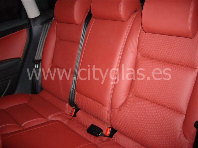 Reparación de Tapicería - Tapizado de asientos 106 Tapizado asientos traseros coche piel